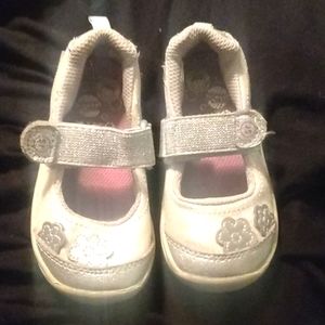 Stride Rite (size6) made 2 play toddler girl shoes